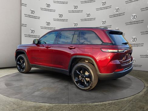 New 2025 Jeep Grand Cherokee Limited w/ Luxury Tech Group II image 3