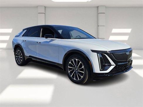 New 2026 Cadillac Lyriq Sport image 7