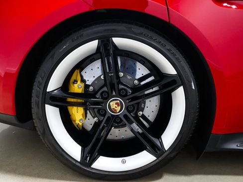 Used 2020 Porsche Taycan image 24