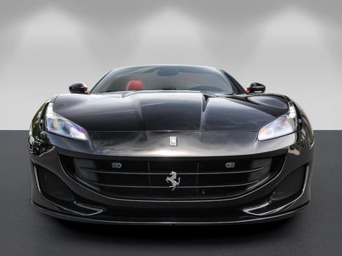 Certified 2019 Ferrari Portofino RWD image 8