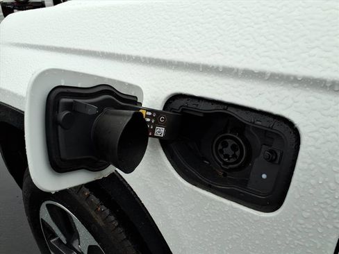 Used 2024 Jeep Grand Cherokee Limited 4xe image 10