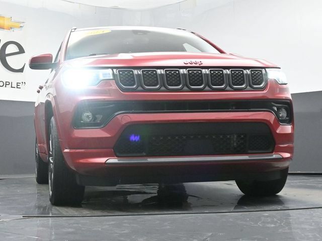 Used 2023 Jeep Compass Limited AWD/4WD image 3
