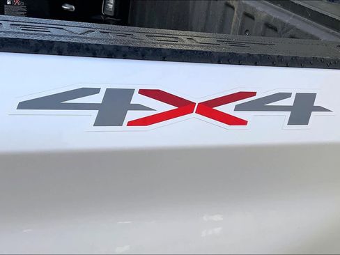 Used 2022 Chevrolet Silverado 1500 LT image 10