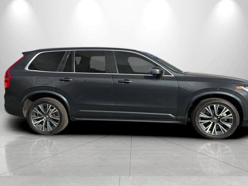 Used 2022 Volvo XC90 T5 Momentum w/ Protection Package image 8