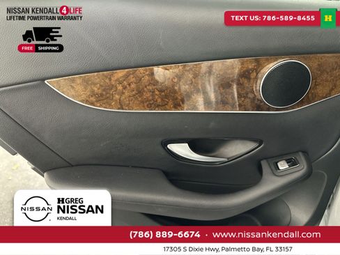 Used 2018 Mercedes-Benz GLC 300 4MATIC w/ Premium Package image 34