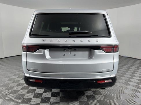 Used 2023 Jeep Wagoneer Series II w/ Premium Group I AWD/4WD image 7