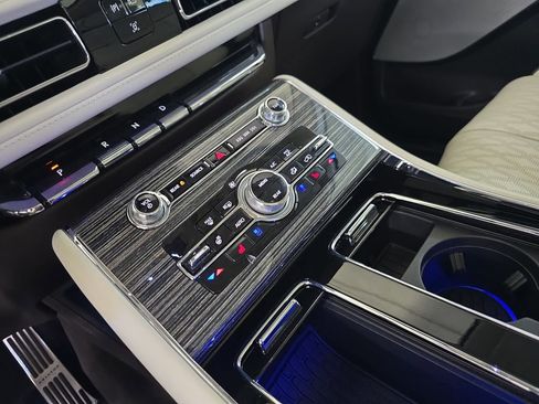 Used 2023 Lincoln Aviator Black Label image 26