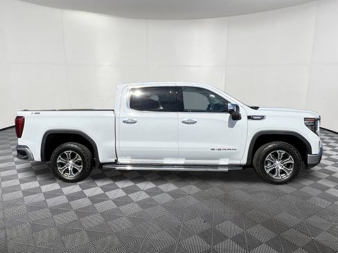 Used 2022 GMC Sierra 1500 SLT w/ X31 Off-Road Package image 7