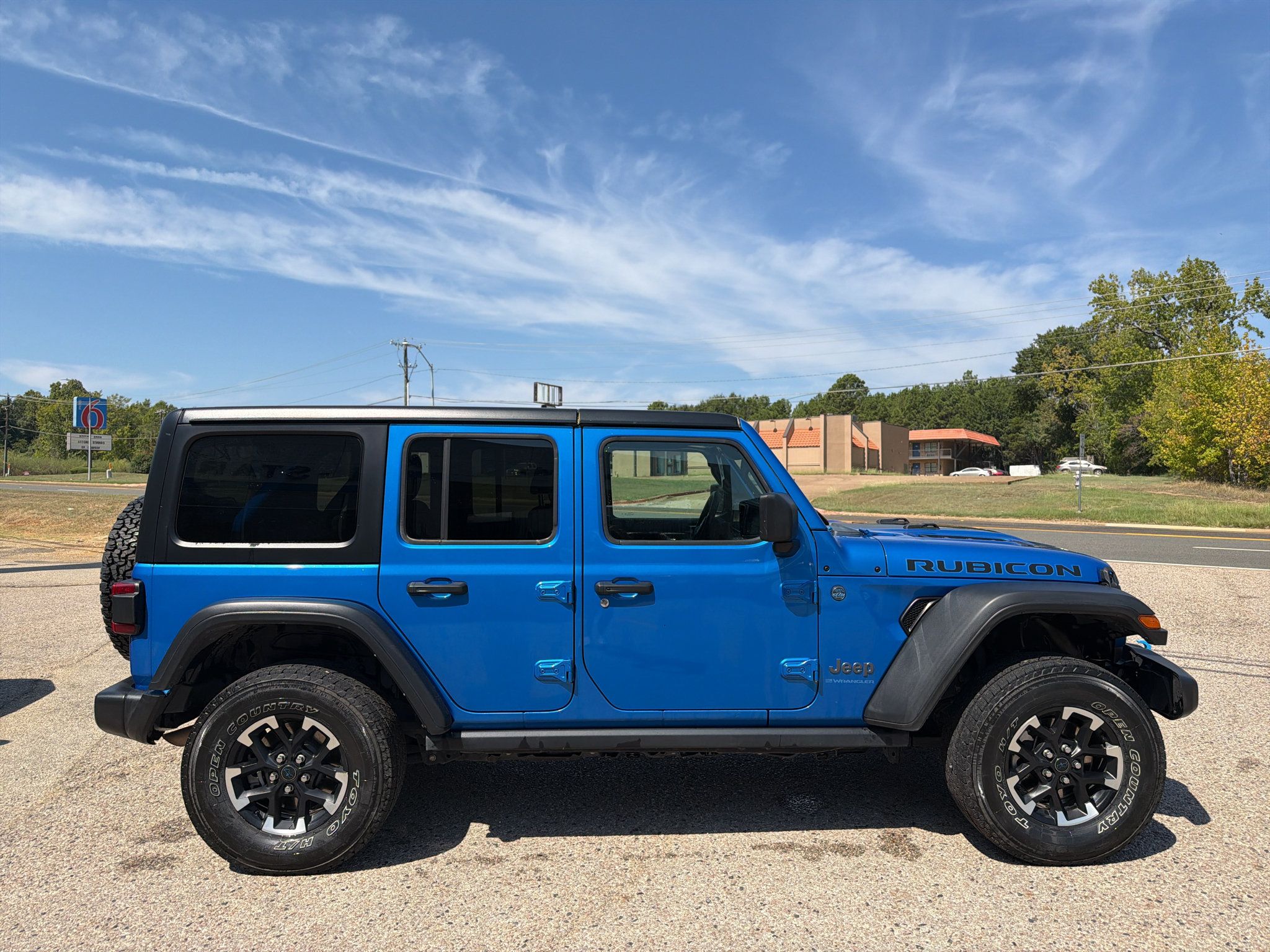 Used 2024 Jeep Wrangler Unlimited Rubicon 4xe AWD/4WD image 7