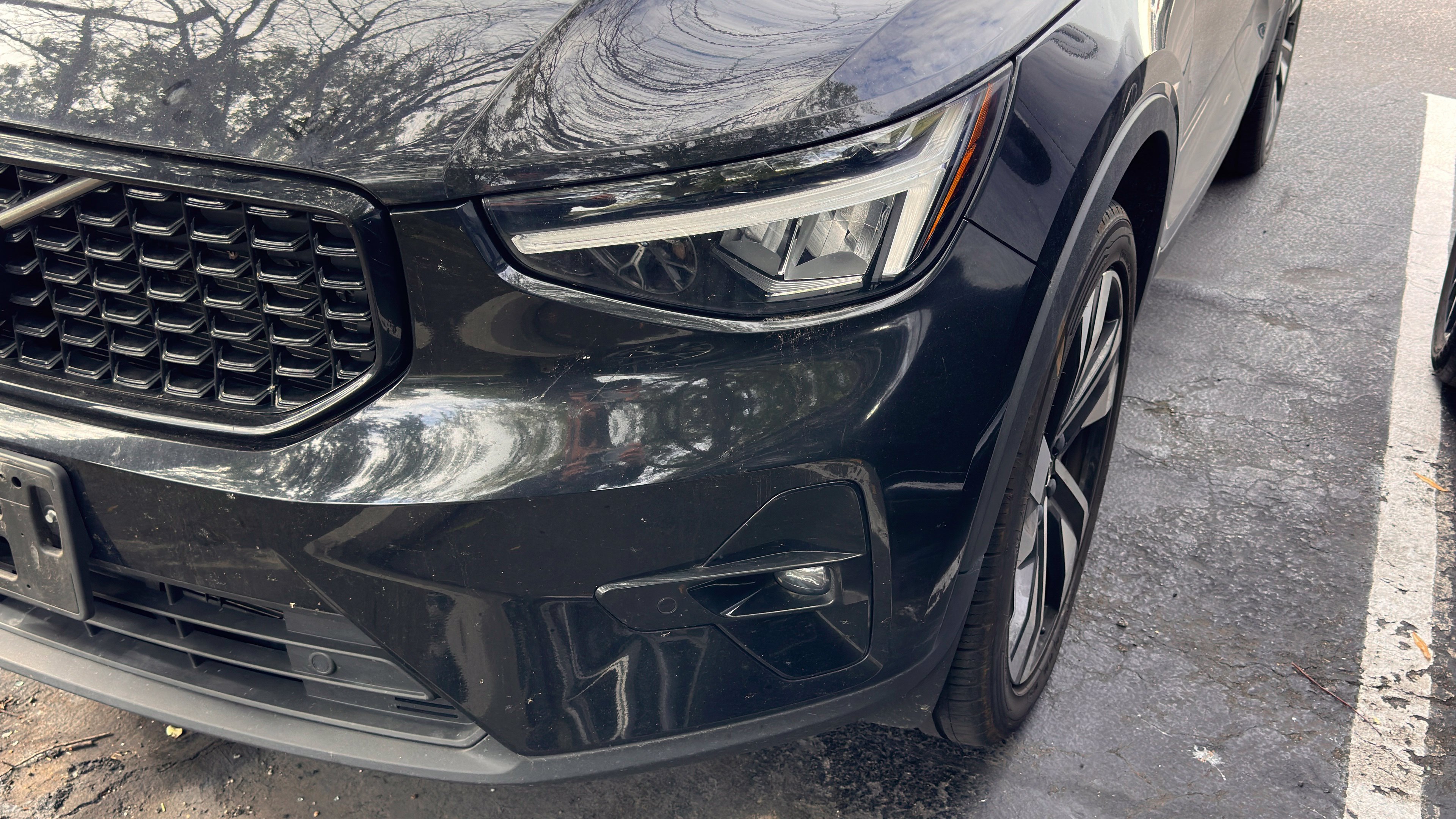 Used 2023 Volvo XC40 B4 Plus w/ Protection Package Premier FWD image 6