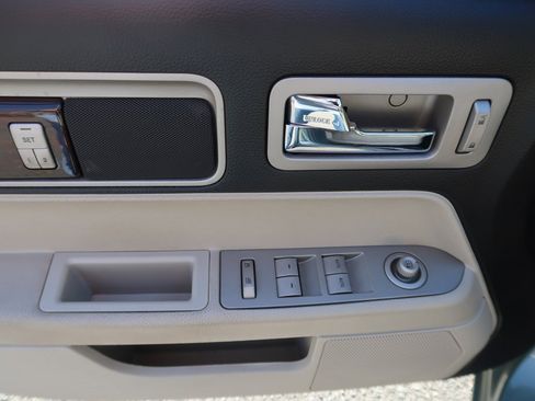 Used 2009 Lincoln MKZ Base image 14