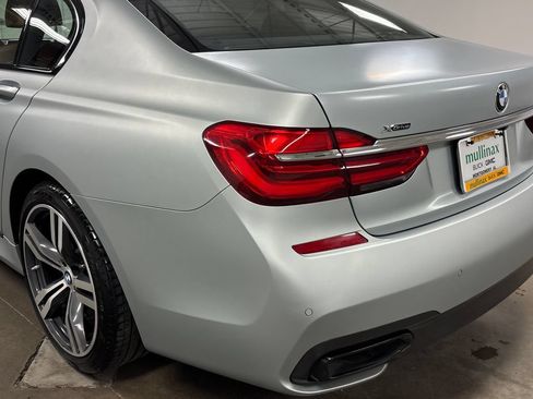 Used 2018 BMW 740i xDrive AWD/4WD image 15