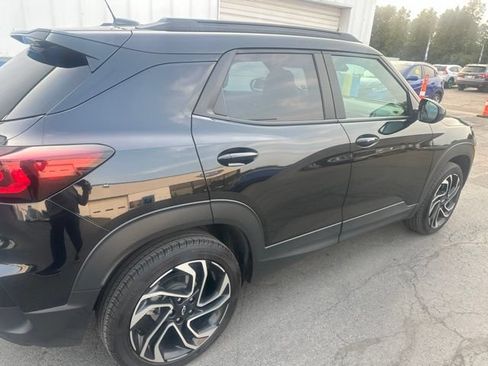 Used 2025 Chevrolet TrailBlazer RS w/ Convenience Package AWD/4WD image 6