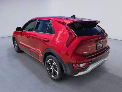 Used 2025 Kia Niro LX FWD image 3