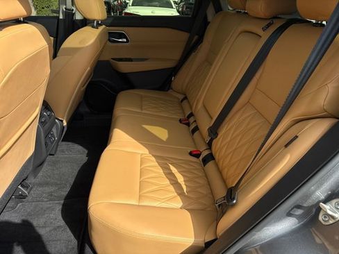 Used 2023 Nissan Rogue Platinum w/ Platinum Premium Package image 18