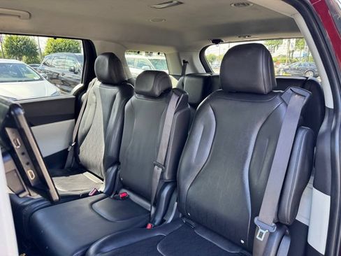 Certified 2023 Kia Carnival SX FWD image 10