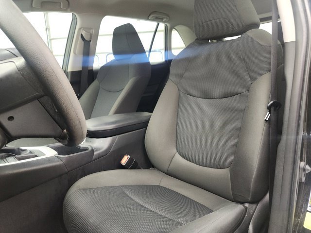 Used 2025 Toyota RAV4 LE FWD image 13