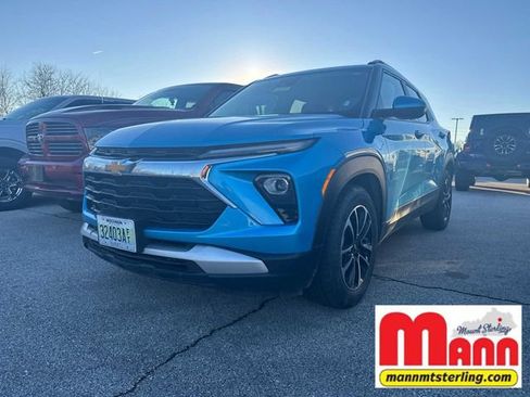 Used 2025 Chevrolet TrailBlazer LT image 1