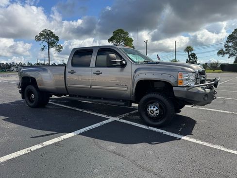 Used 2013 Chevrolet Silverado 3500 LTZ w/ LTZ Plus Package image 4