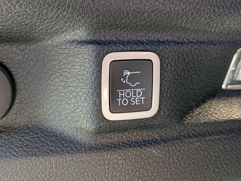 Used 2021 Jeep Grand Cherokee L Laredo image 14