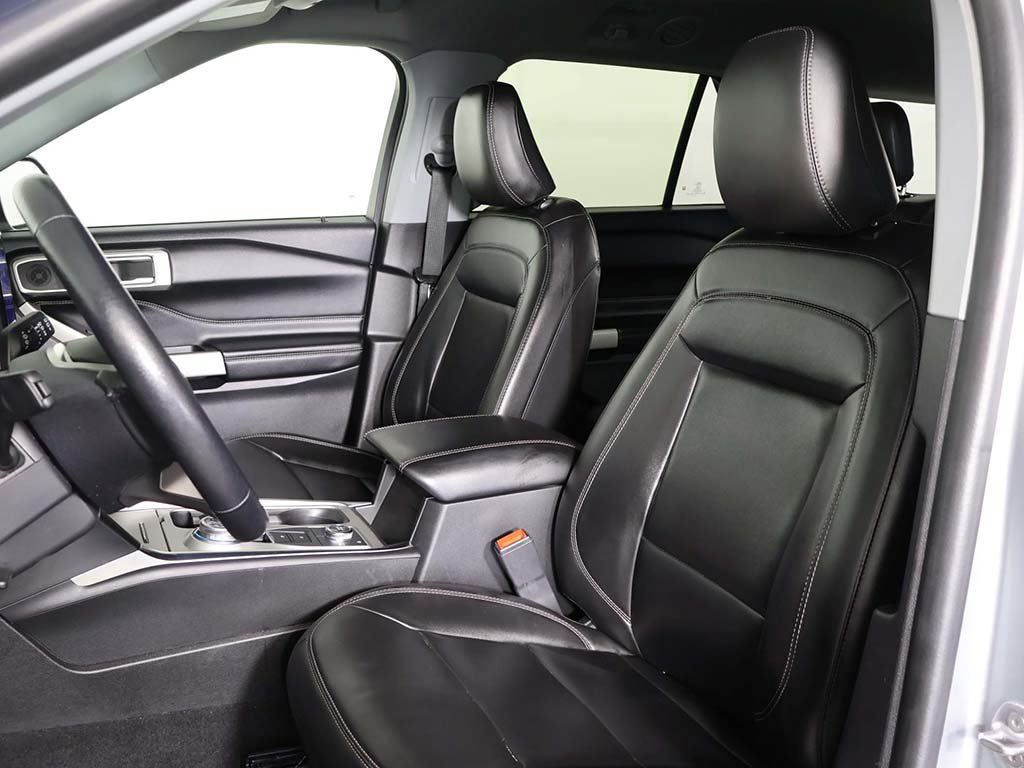 Used 2022 Ford Explorer XLT w/ Equipment Group 202A AWD/4WD image 26