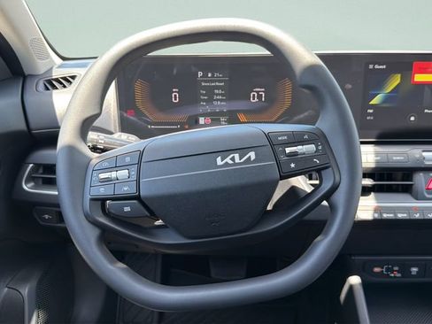 New 2026 Kia K4 FWD image 14