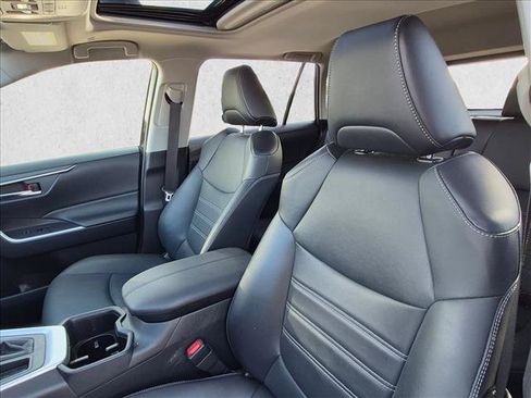 Used 2023 Toyota RAV4 XLE Premium FWD image 7
