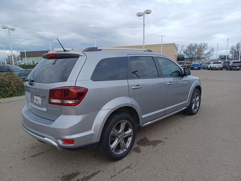 Used 2018 Dodge Journey Crossroad w/ Nav & Sun Group image 4