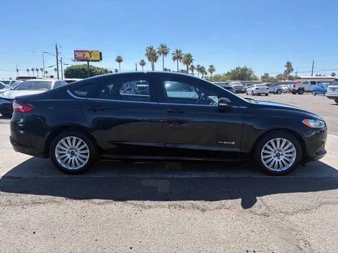 Used 2014 Ford Fusion SE FWD image 9