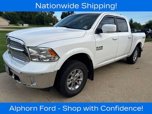 Used 2018 RAM 1500 SLT AWD/4WD image 3