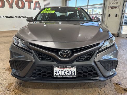 Used 2024 Toyota Camry SE w/ Convenience Package image 5