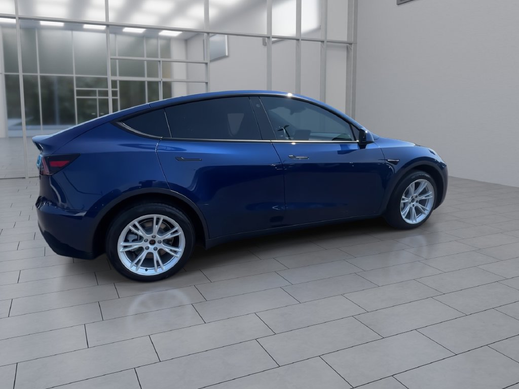 Used 2022 Tesla Model Y Long Range AWD/4WD image 8