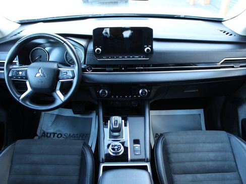 Used 2024 Mitsubishi Outlander SE Black Edition image 37