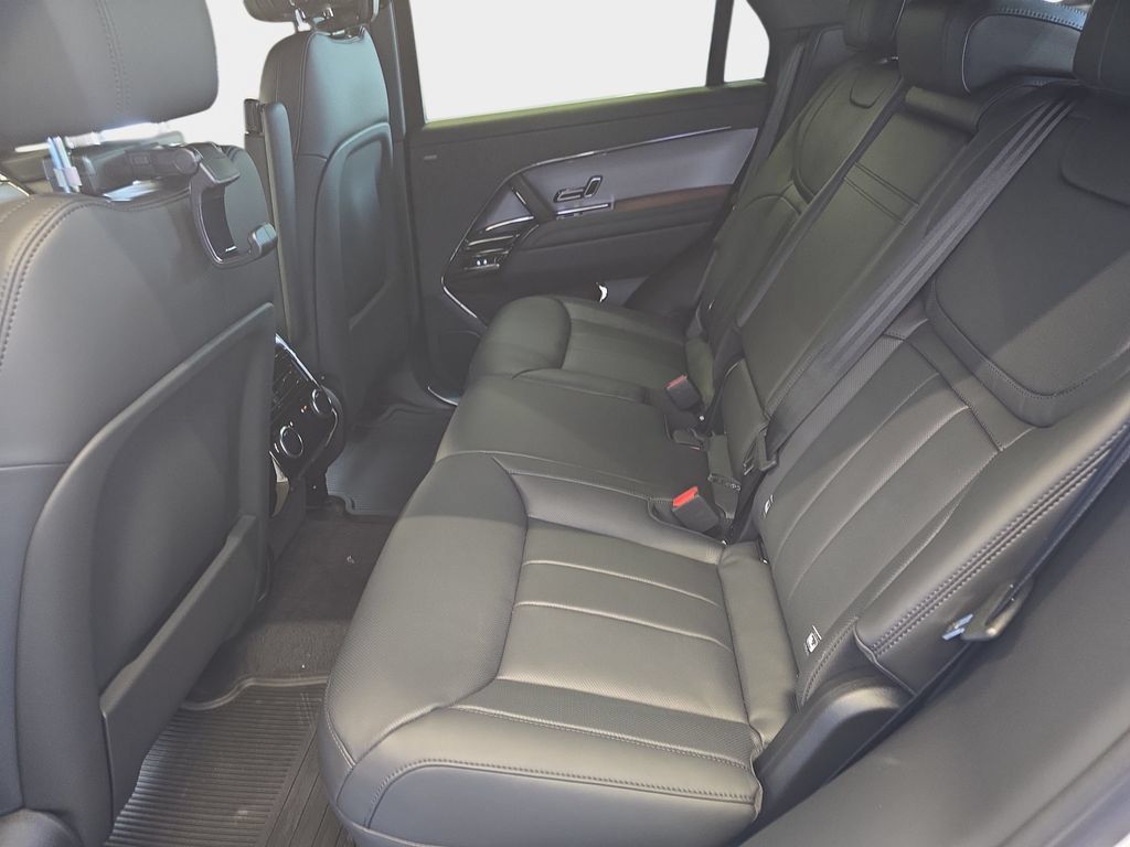 New 2026 Land Rover Range Rover Sport SE AWD/4WD image 11