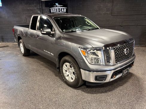 Used 2018 Nissan Titan SV AWD/4WD image 8