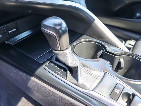 Certified 2020 Toyota Camry SE w/ Moonroof Package AWD/4WD image 26