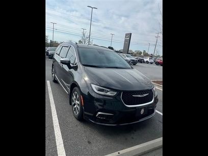 Used 2022 Chrysler Pacifica Pinnacle