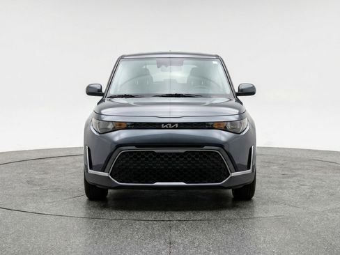 Used 2025 Kia Soul LX w/ LX Technology Package FWD image 2