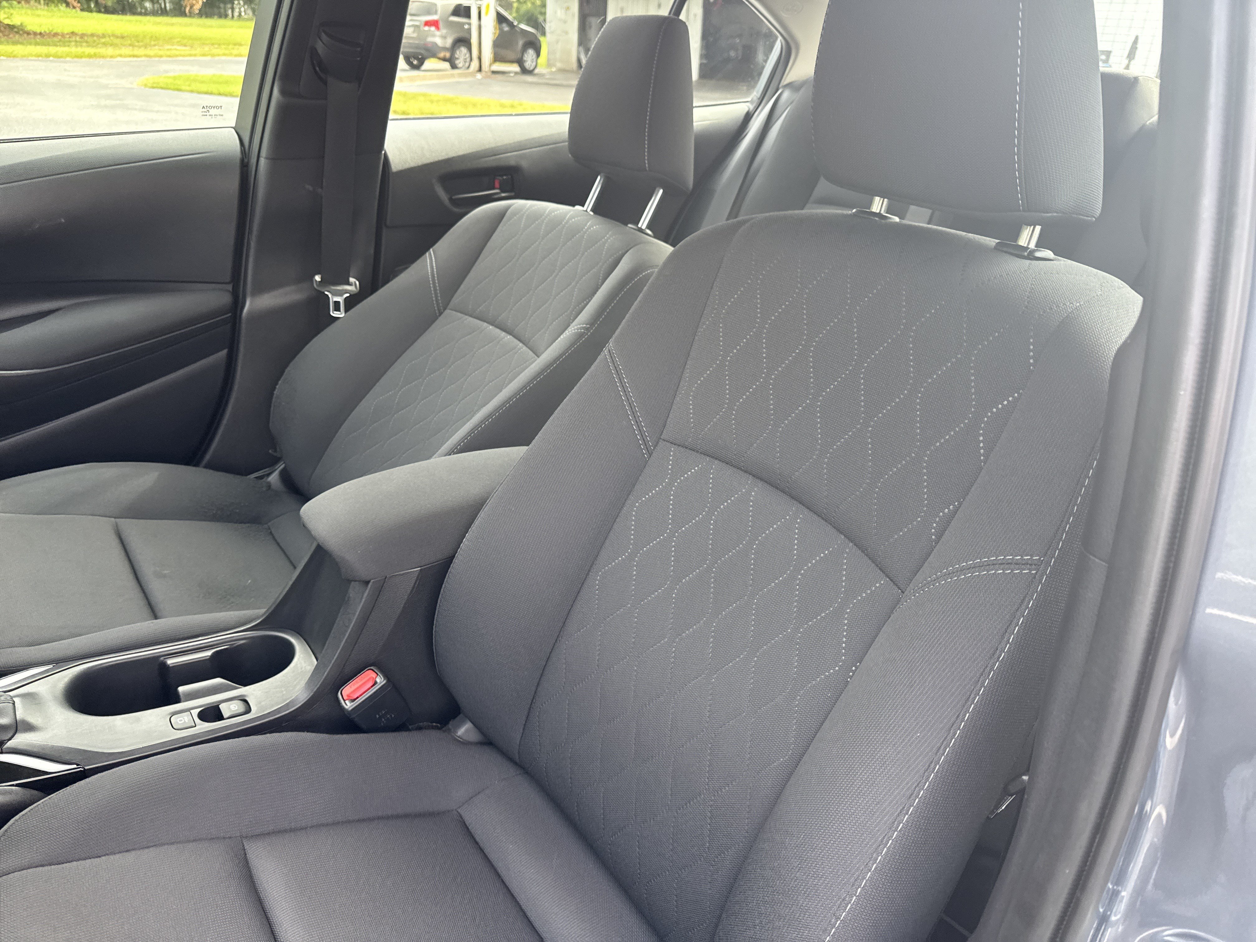 Used 2025 Toyota Corolla LE FWD image 14