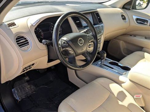 Used 2019 Nissan Pathfinder SL image 10