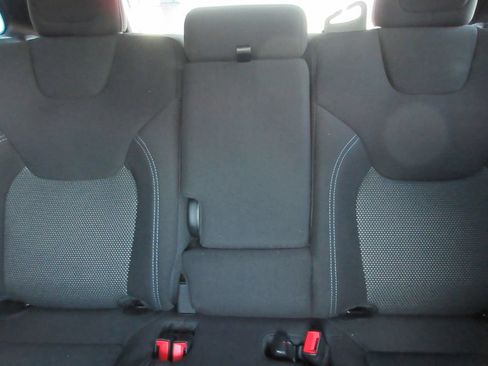 Used 2020 Jeep Cherokee Latitude FWD image 20