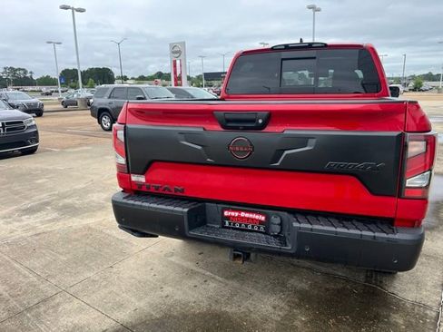 Used 2023 Nissan Titan PRO-4X w/ Pro-4x Convenience Package AWD/4WD image 3