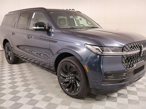 New 2026 Lincoln Navigator L Reserve AWD/4WD image 1