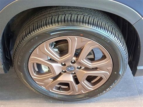 Certified 2025 Subaru Ascent Bronze Edition w/ Popular Package #2 image 8