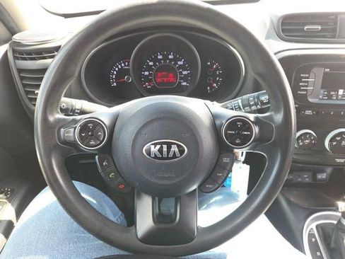 Used 2018 Kia Soul FWD image 32