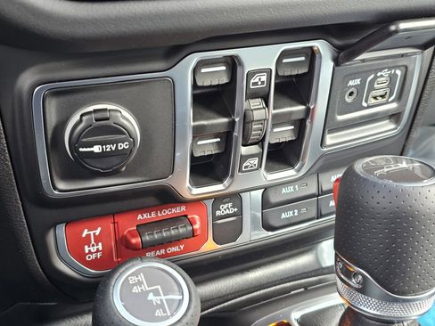 New 2026 Jeep Gladiator Mojave image 15