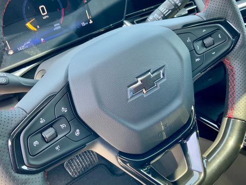 New 2026 Chevrolet Trax RS w/ Sunroof Package FWD image 35