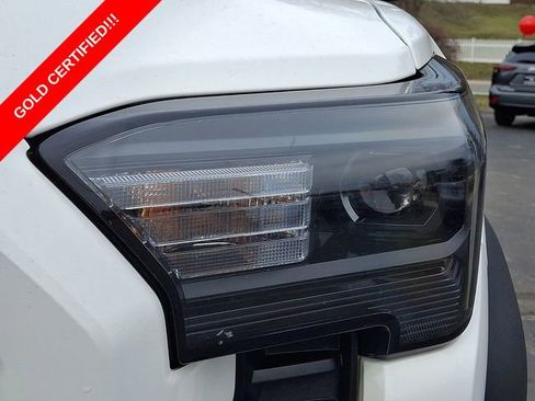 Certified 2024 Toyota Tacoma TRD Off-Road AWD/4WD image 9