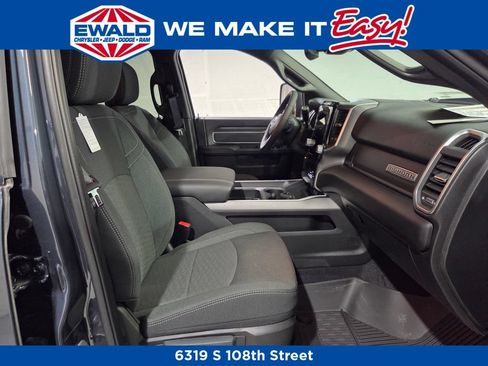 New 2026 RAM 2500 Big Horn AWD/4WD image 15