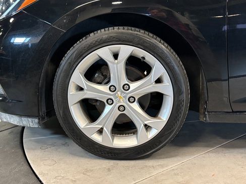 Used 2017 Chevrolet Cruze Premier image 26